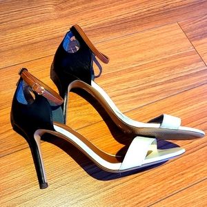 Ralph Lauren Black n White 8.5 Heels